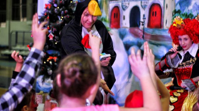 Teatr-Katarynka-Program-Mikołajkowy-Mikołaj-Mikołajki-(1)