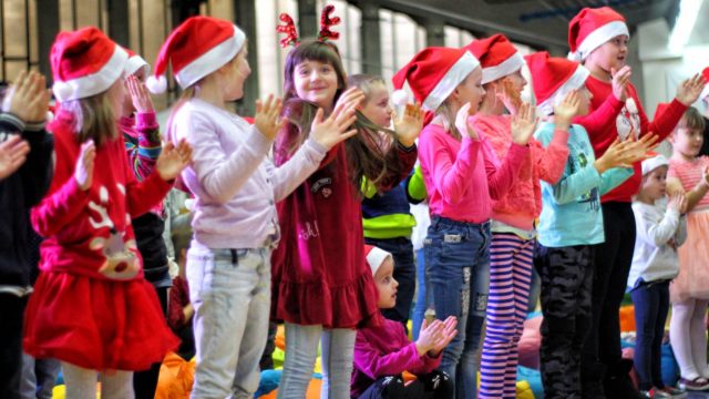 Teatr-Katarynka-Spektakl-Bałwanek-Tiko-Królowa-Fruncja- (12)