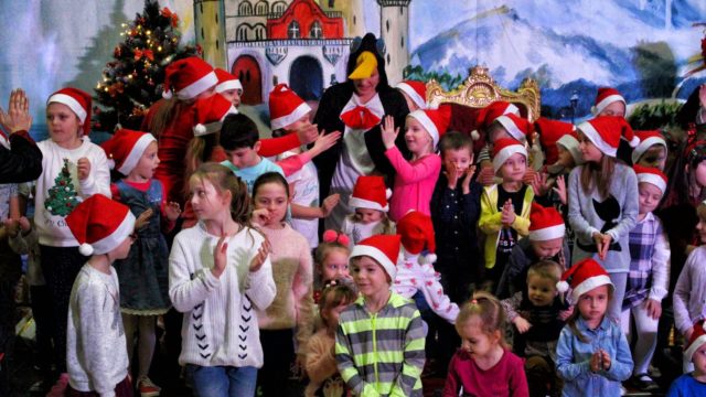 Teatr-Katarynka-Spektakl-Bałwanek-Tiko-Królowa-Fruncja- (8)