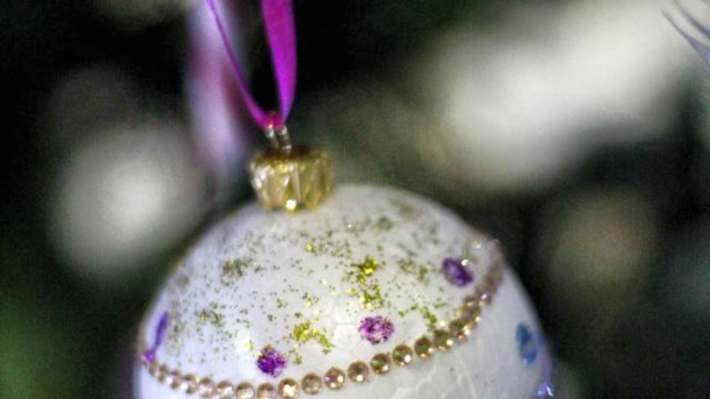 Teatr-Katarynka-Warsztaty-Robienia-Tworzenia-Ozdób-Choinkowych-(8)