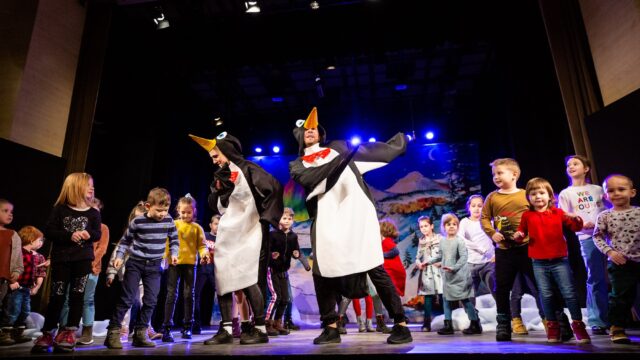 Teatr-Katarynka-Polarna-Przygoda-Spektakl-dla-dzieci_3 (9)